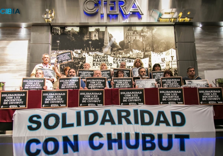 Maestros de todo el país pararon ante el conflicto docente en Chubut