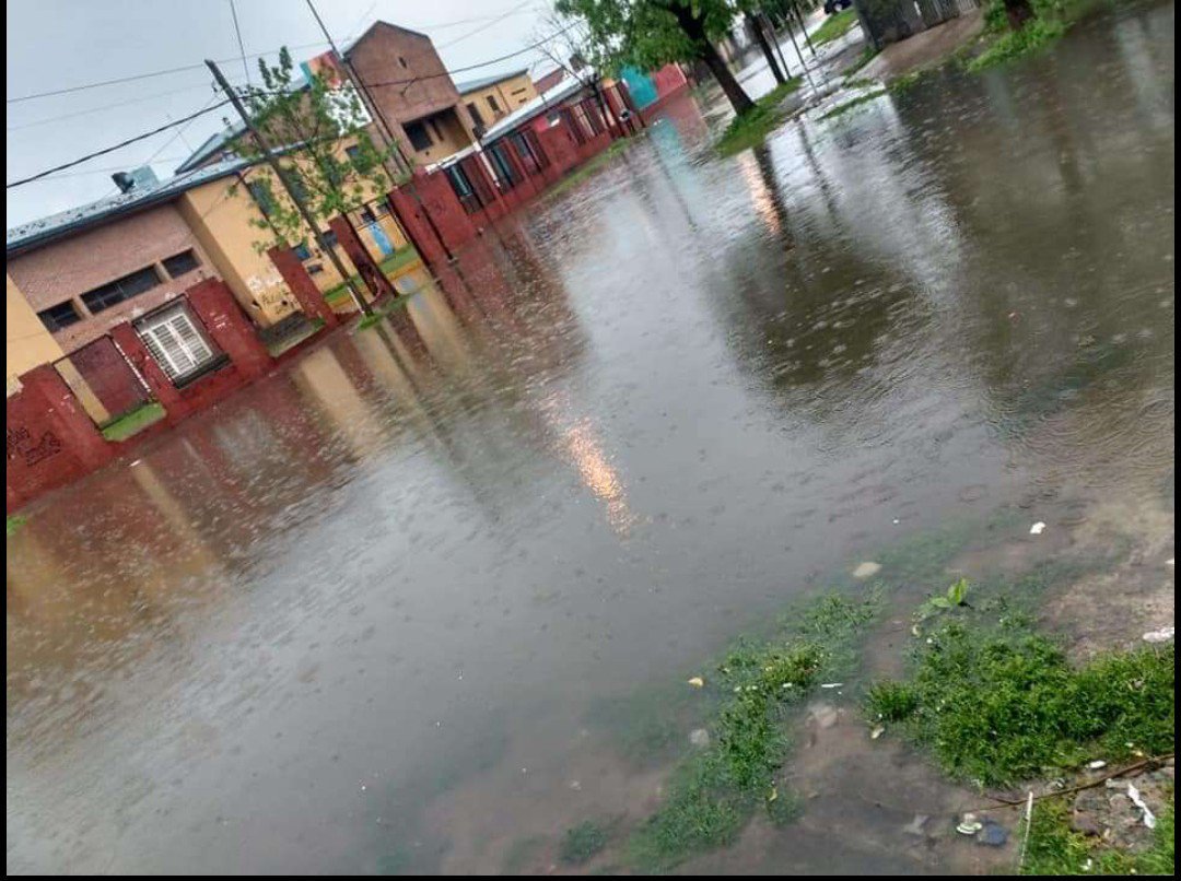 Por el temporal se registraron inundaciones y más de 3 mil usuarios sin luz