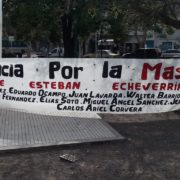 Marchan por los muertos de la masacre de Esteban Echeverría