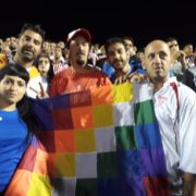 #NoAlGolpeEnBolivia: la bandera wiphala estuvo en la cancha de Los Andes