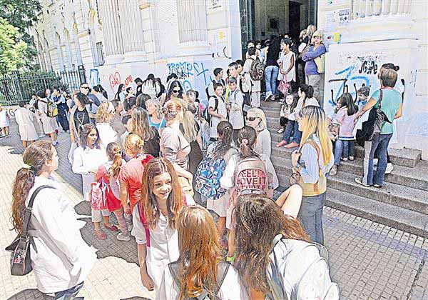 El gobierno bonaerense quiere recuperar los días de clase perdidos por el paro