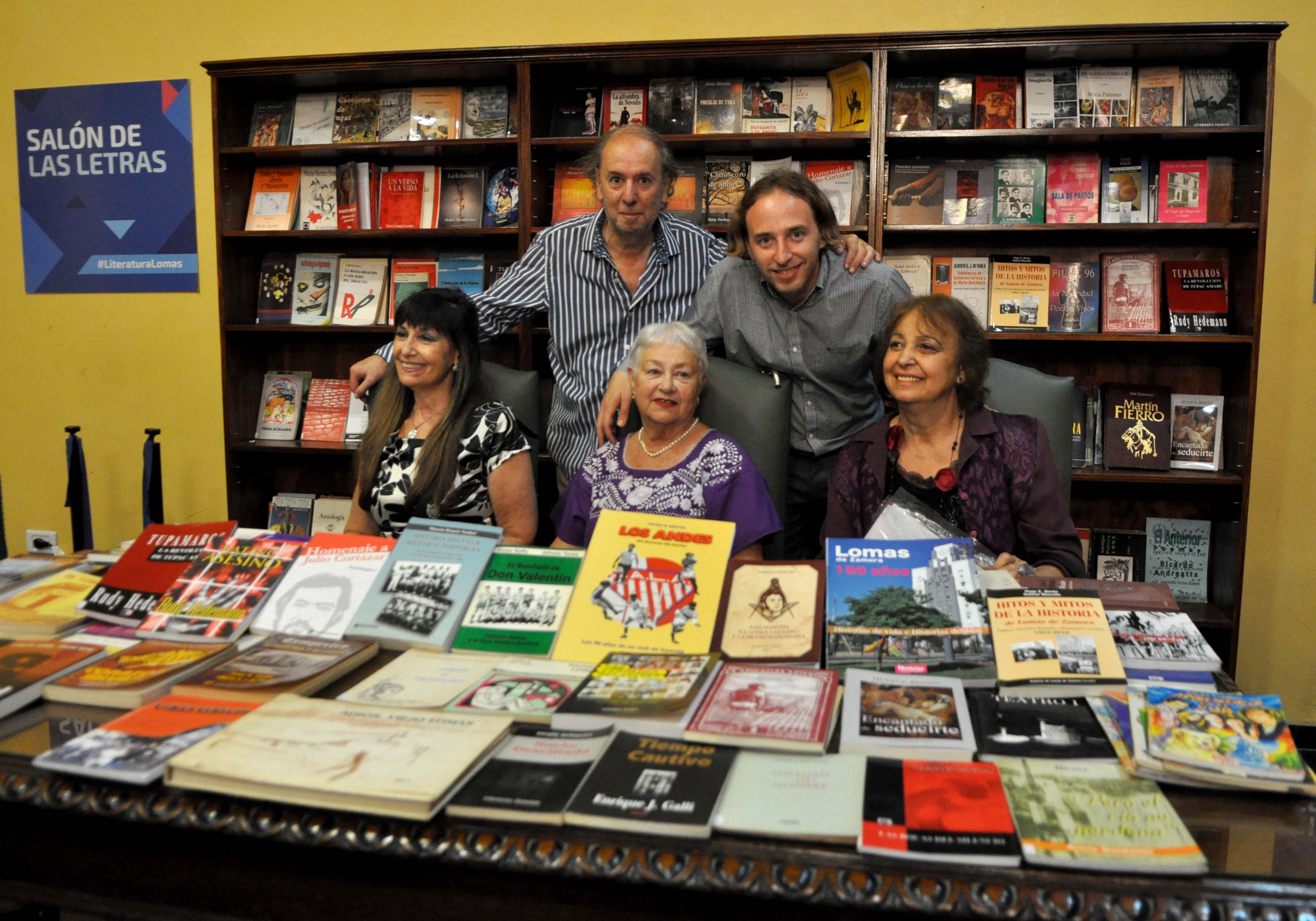Inauguran una biblioteca de escritores locales