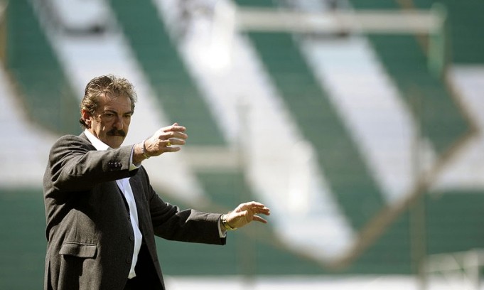 Se deja ver la mano del DT