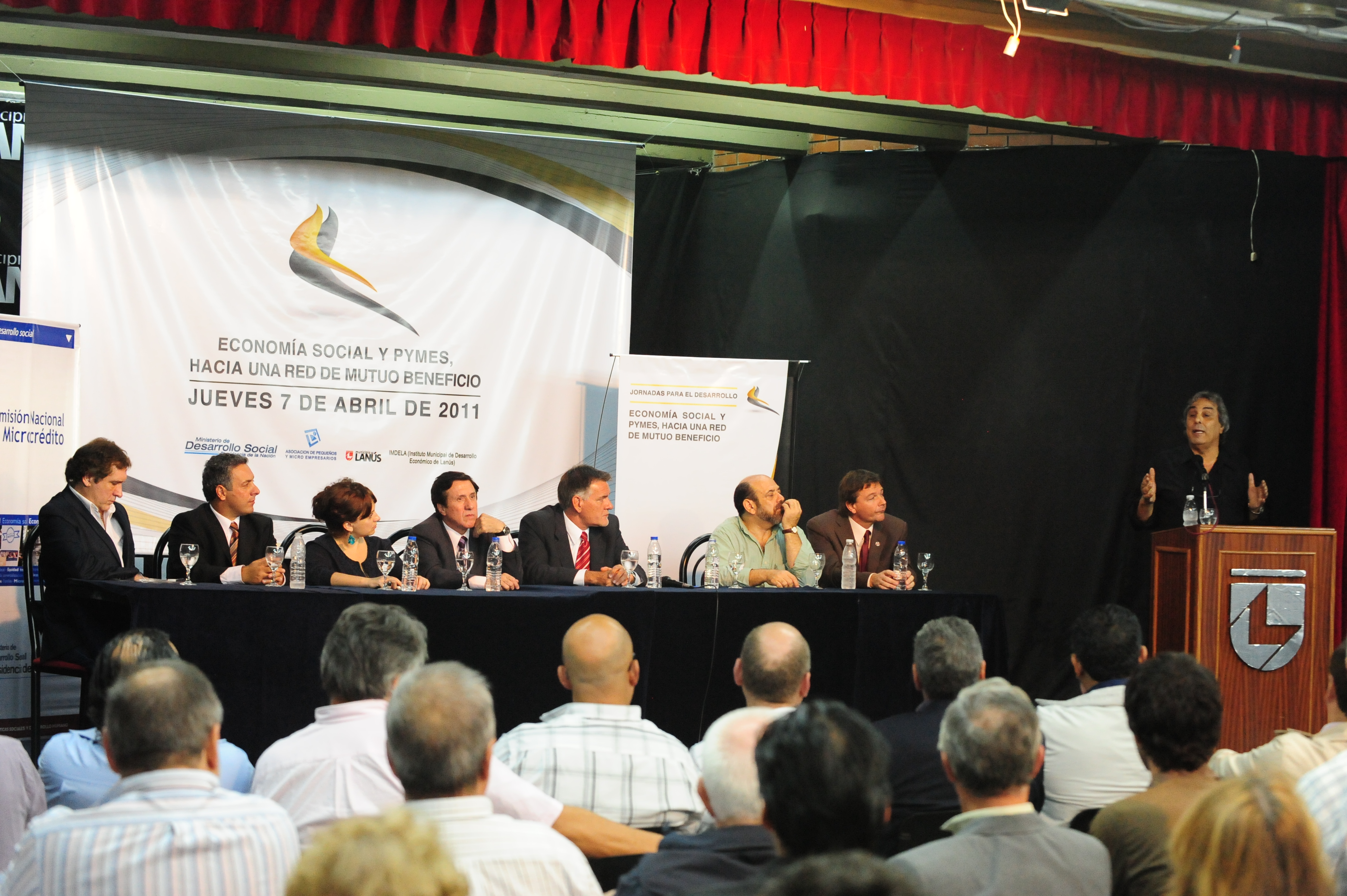 Construirán viviendas para familias que viven a orillas del Riachuelo