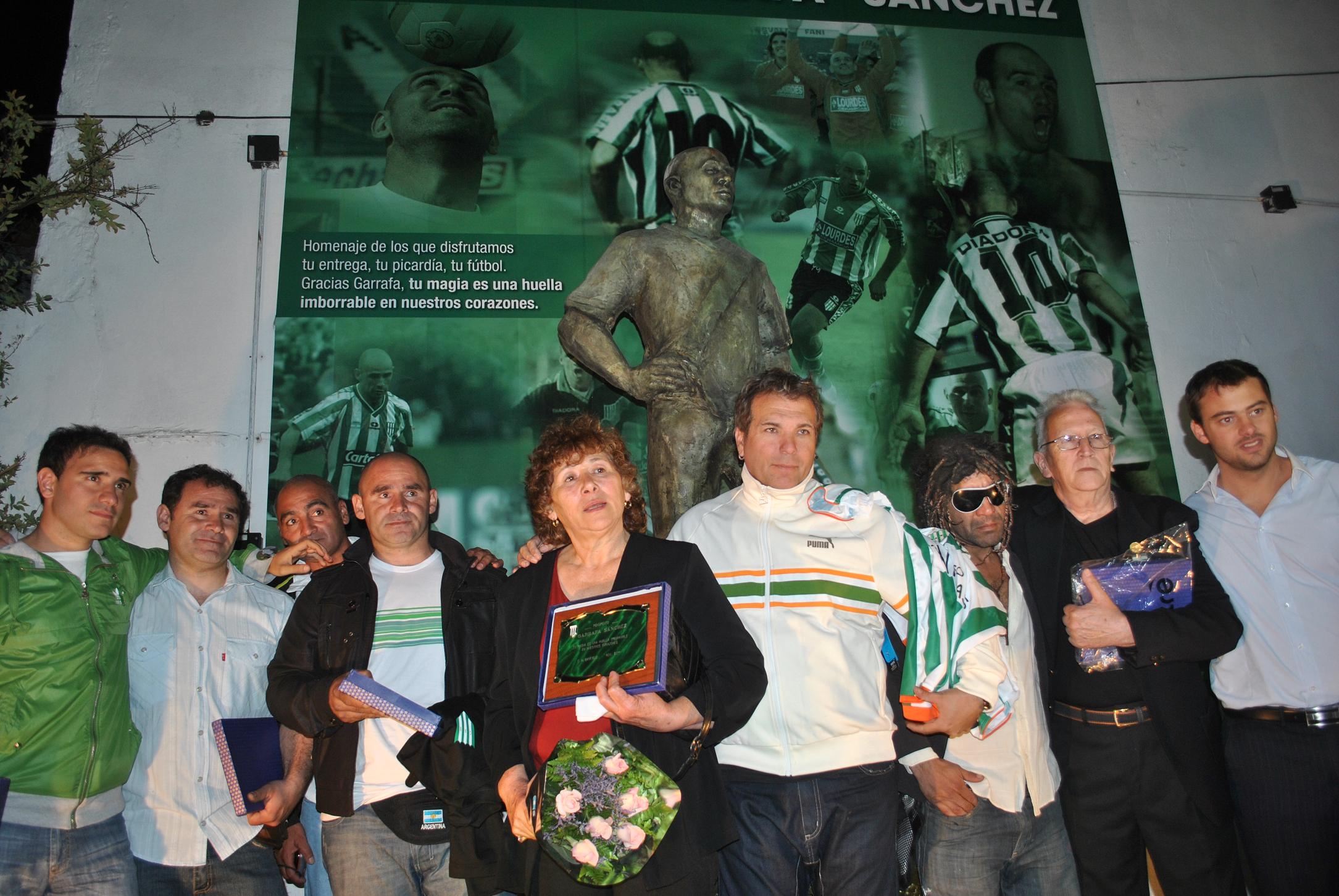 ‘Garrafa’ Sánchez ya tiene su monumento