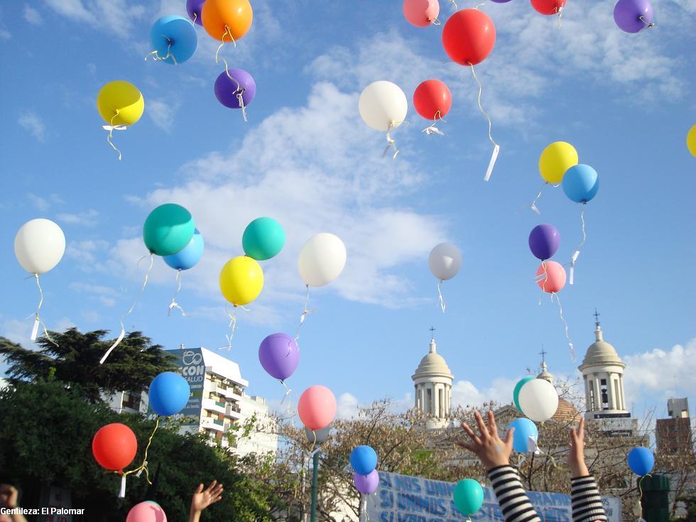Los pibes marcharon por sus derechos y porque «el hambre es un crimen»