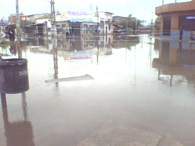 Vecinos inundados de Cuartel IX: «Nos bicicletean como si fuéramos tontos»