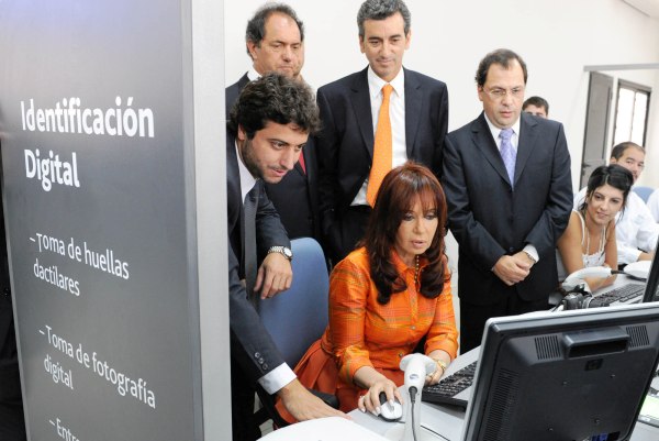 Inauguración y críticas con identidad presidencial