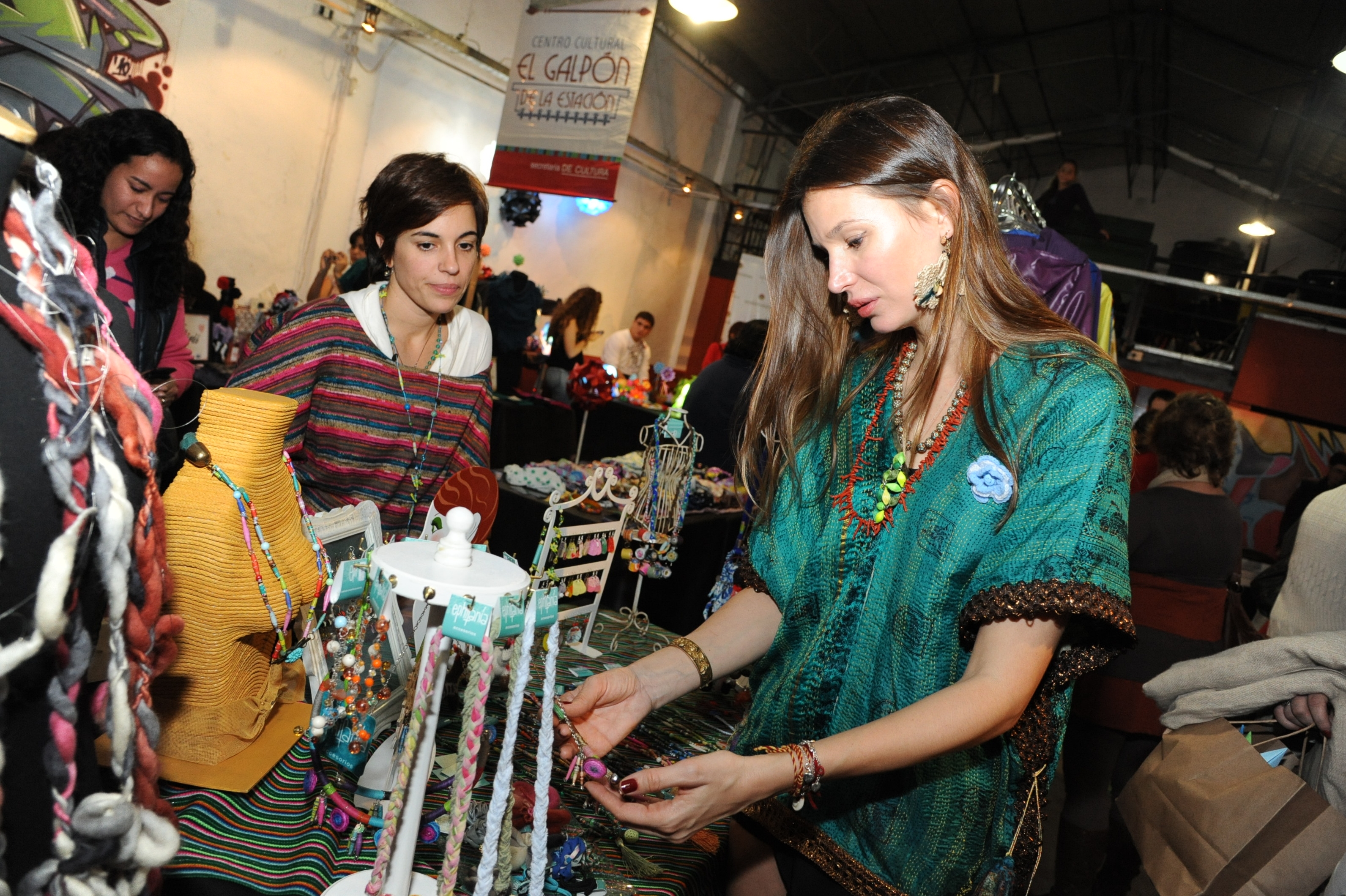 Diseñadores expusieron sus trabajos en El Galpón de la Estación
