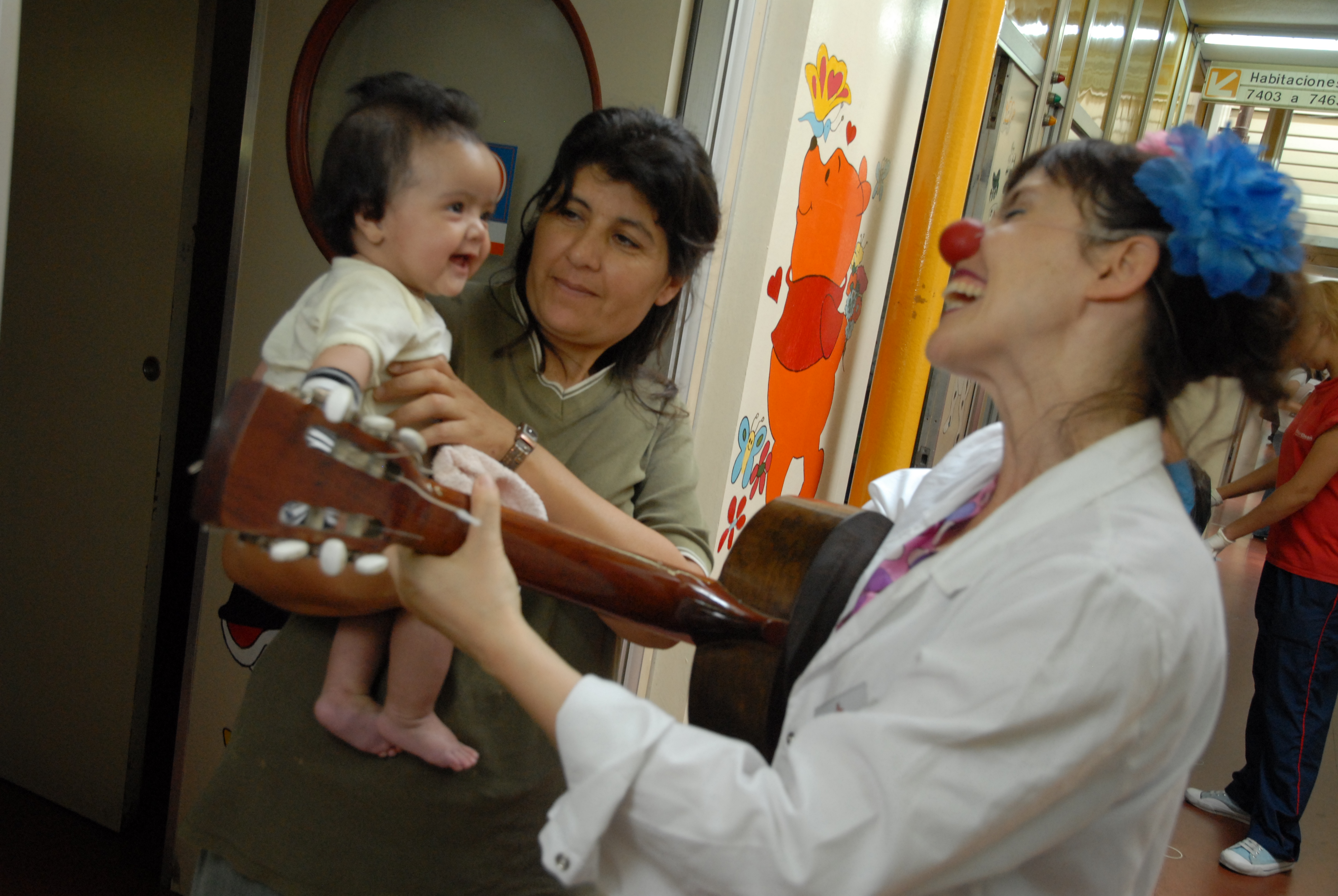 En el Garrahan, salas de espera con sonrisas