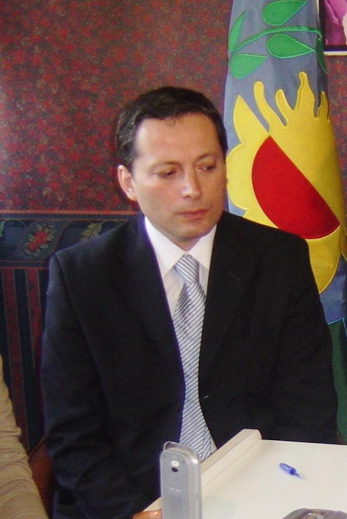 Un dolor de cabeza para Gray