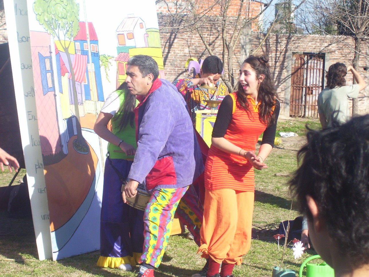 Por una infancia revalorizada, se unen cuatro agrupaciones de Longchamps