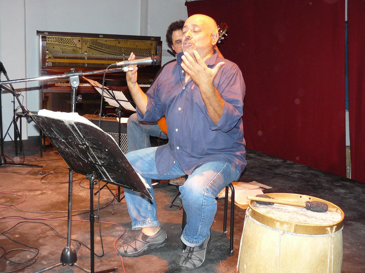 Sobre las tablas y en el éter