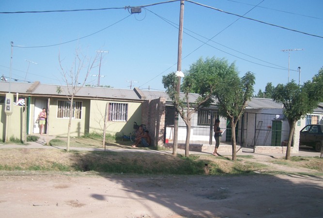 Vecinos denuncian el remate de sus viviendas