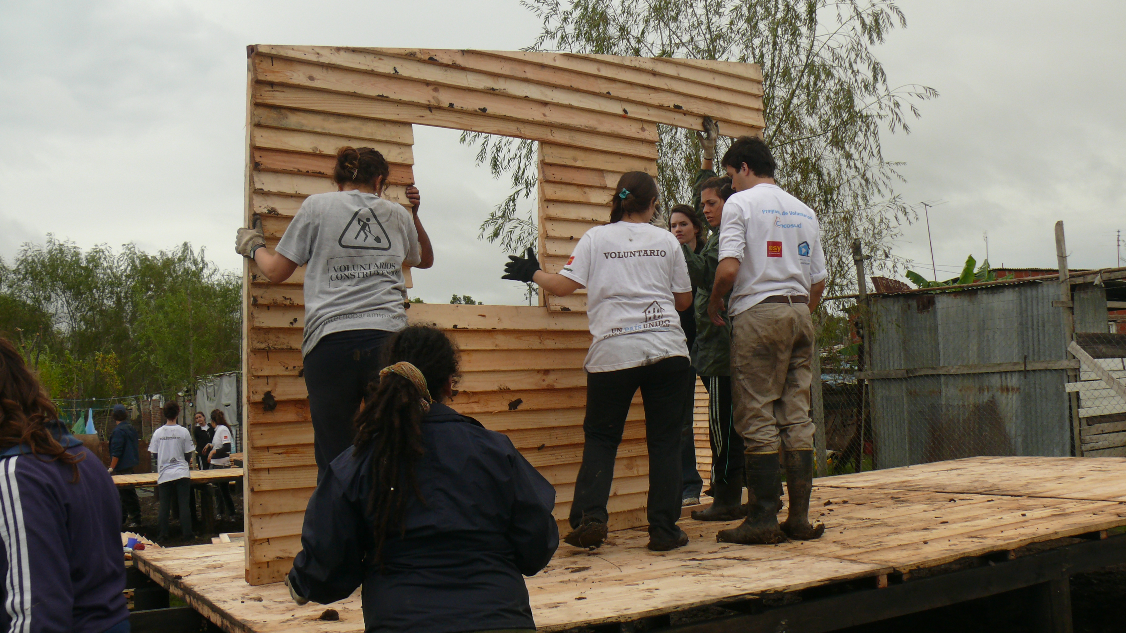 “Un techo para mi país” y otra cara de la celebración del Bicentenario