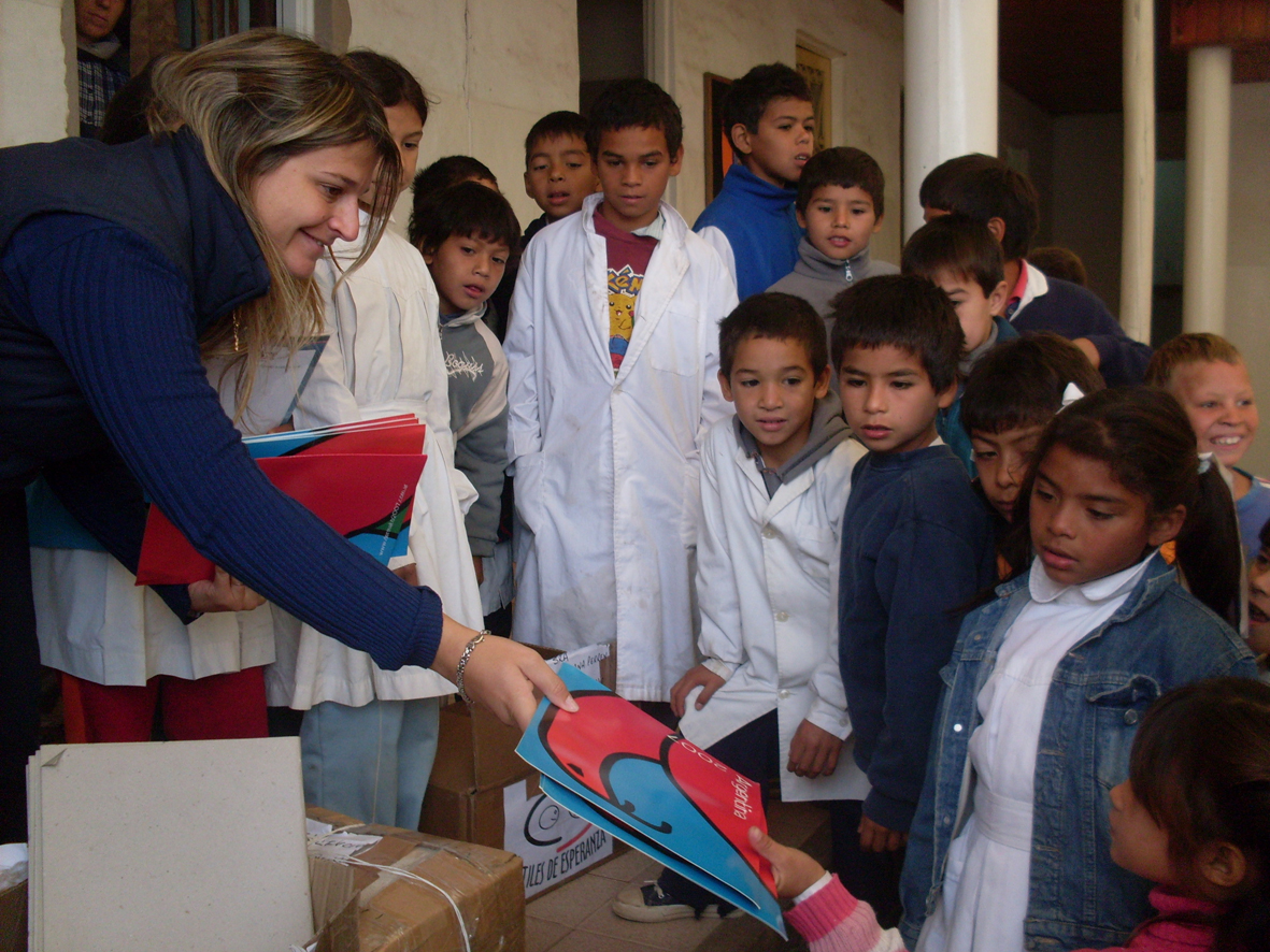 Utiles de la Esperanza encara su primera campaña en el exterior