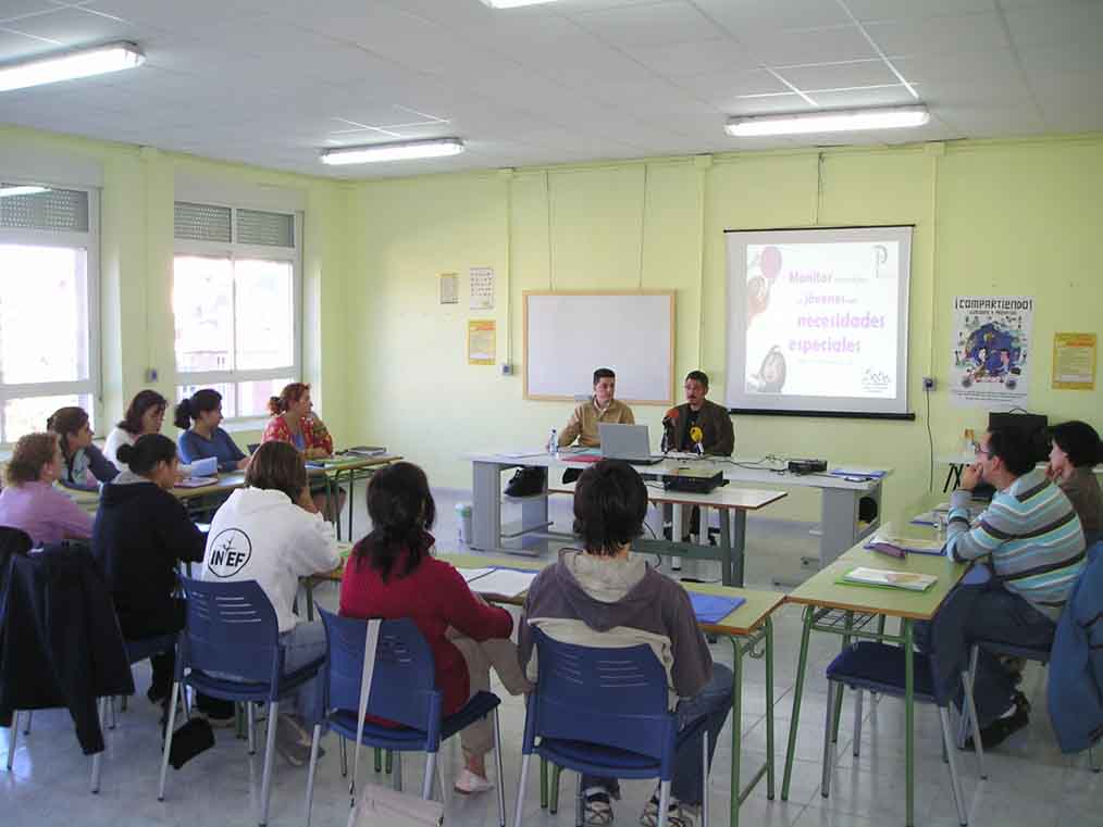 Las ONG abren las aulas