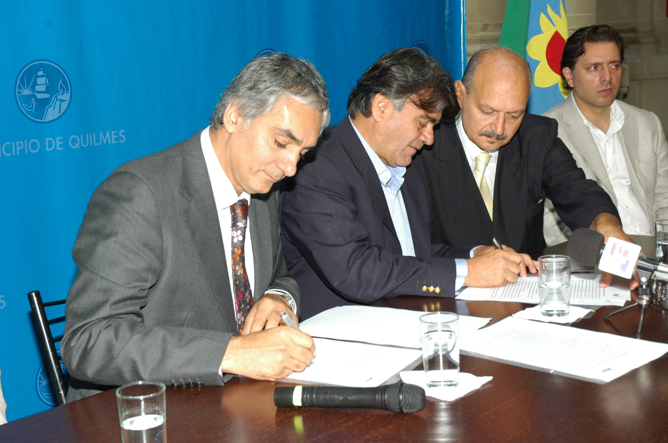 Los intendentes le pasan datos a Montoya sobre los vecinos