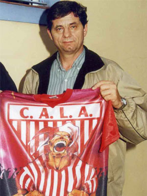 «El próximo entrenador debe hacer jugar bien al equipo»