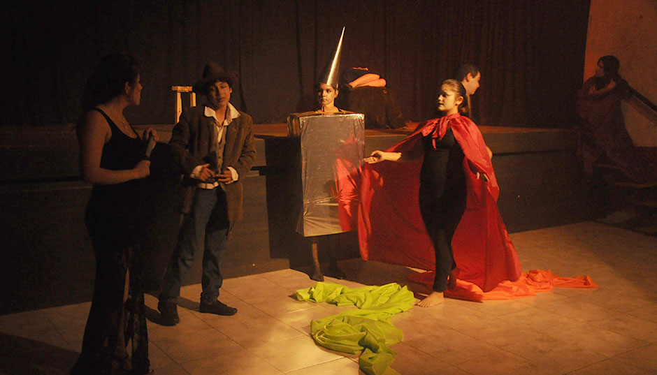 Subió el telón en Echeverría