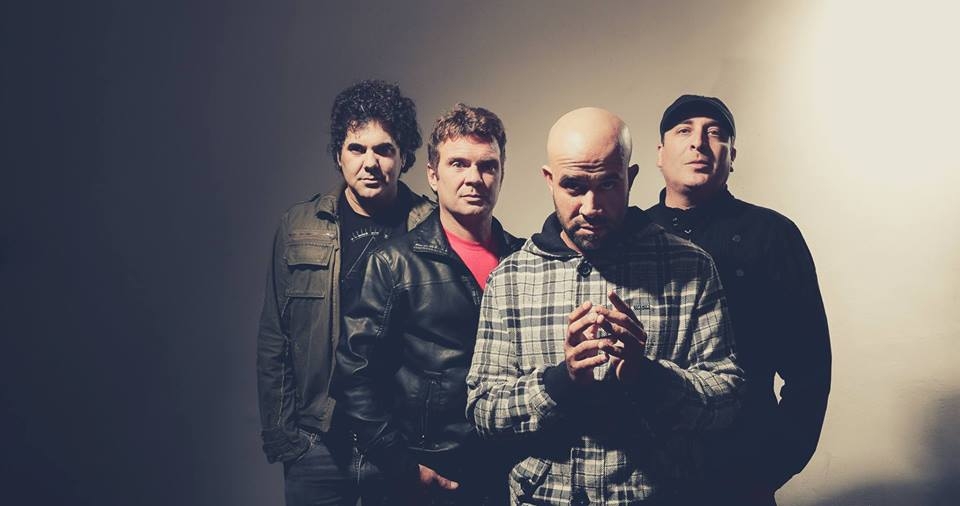 El rock alternativo copa el Teatro Municipal