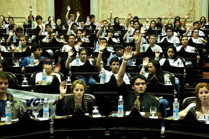 Estudiantes bonaerenses al Parlamento