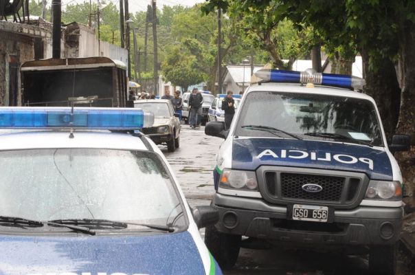 Prisión para cinco policías por plantar cocaína