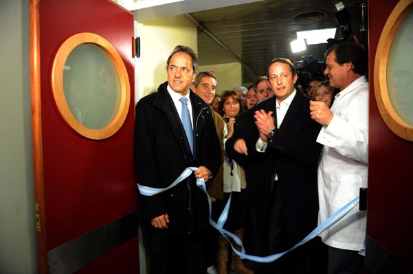 Scioli con el intendente inauguró obras en el Gandulfo y en la peatonal