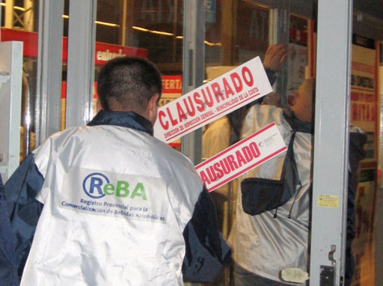 Buscan prohibir las promociones de venta de alcohol en boliches